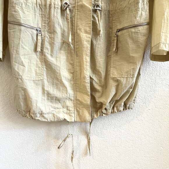 Low Classic Tan Lightweight Combat Jacket With Removeable Hood and Cinched Waist - Picture 9 of 16